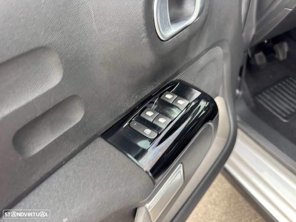 Citroën C3 1.2 PureTech Shine - 17