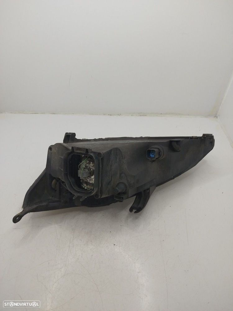 Farol/ Otica Dianteiro Dto Ford Focus I Carrinha (Dnw) - 4