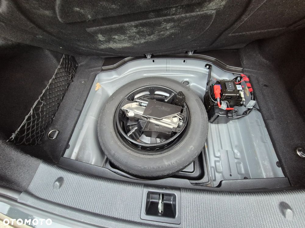 Mercedes-Benz Klasa C 180 BlueEFFICIENCY Avantgarde - 23