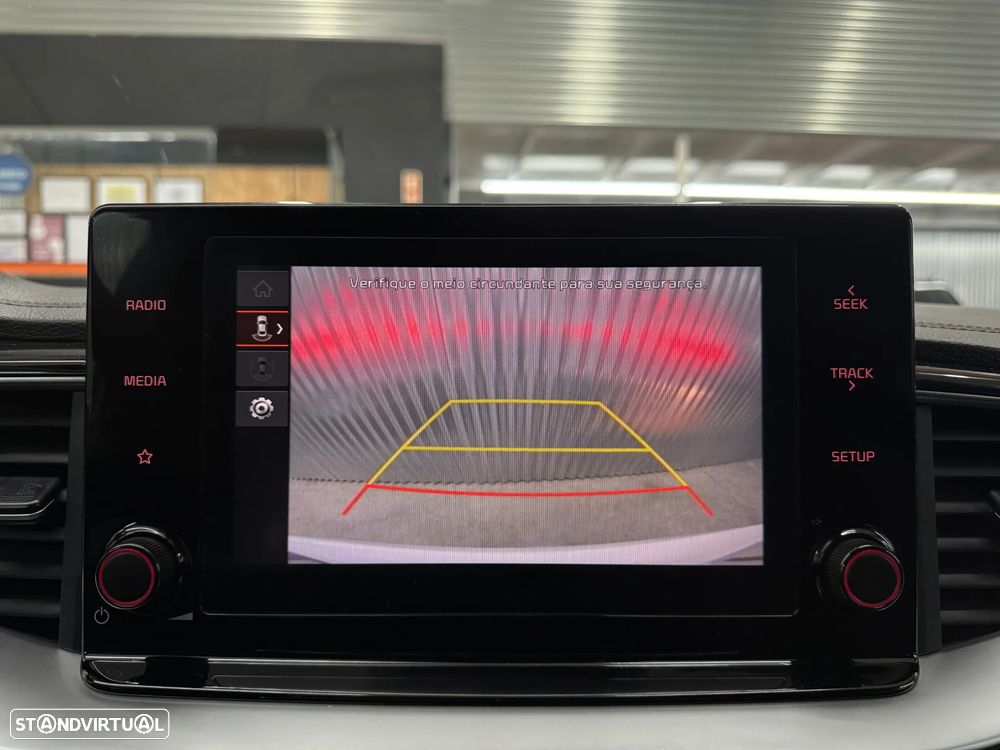 Kia XCeed 1.6 GDi PHEV Drive - 11