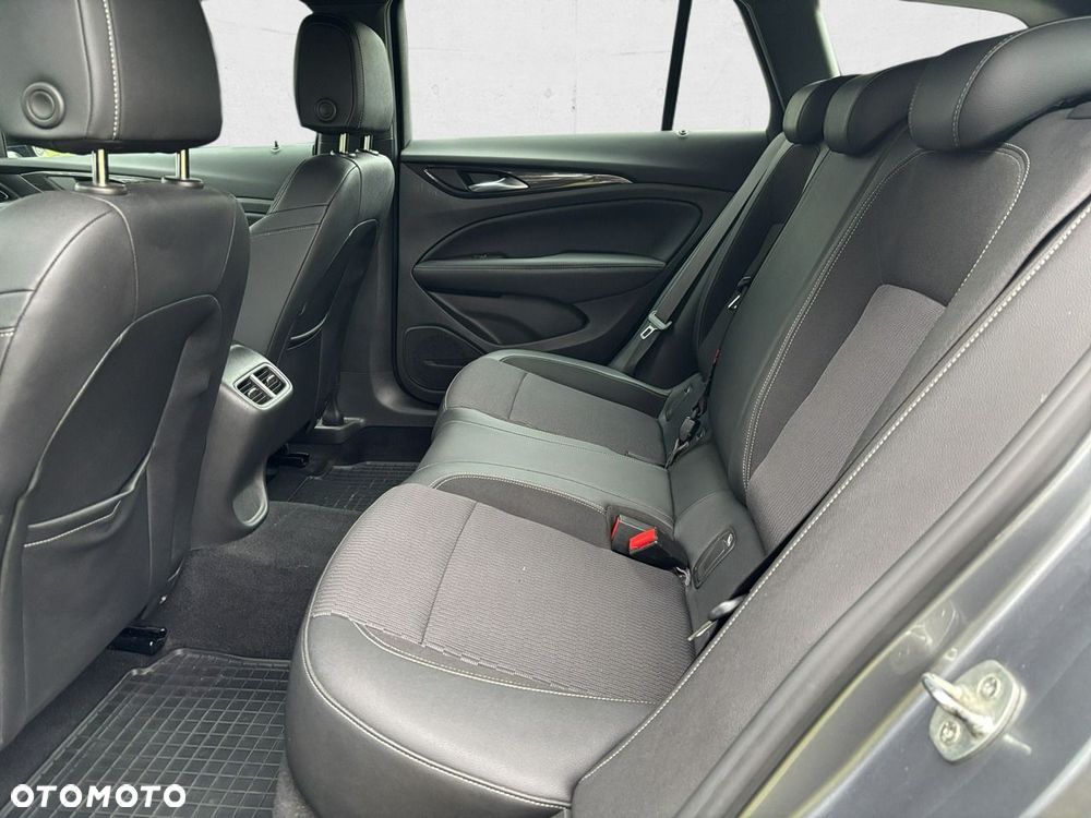 Opel Insignia - 22