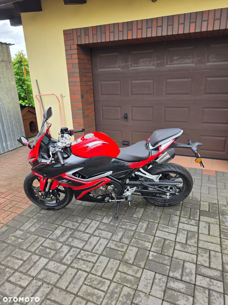 QJMOTOR SRK 125R - 6
