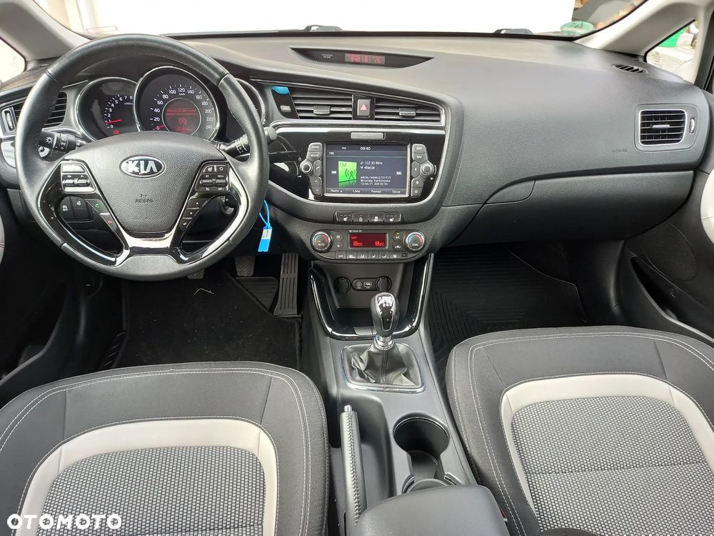 Kia Ceed 1.6 GDI Platinum Edition - 21