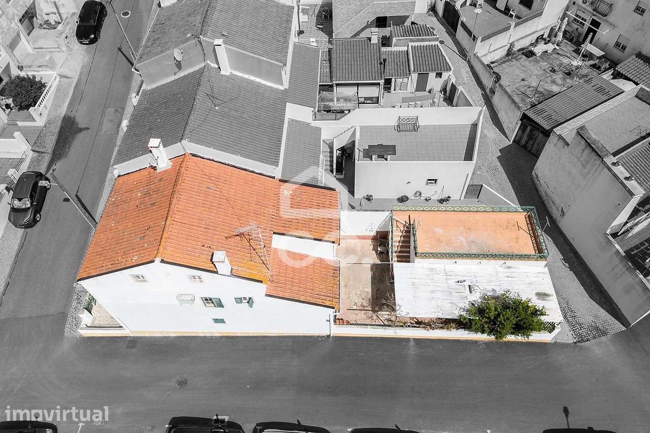 Moradia T3+1 de Gaveto c/ Quintal, Terraço  e Garagem em Arraiolos - Grande imagem: 2/55