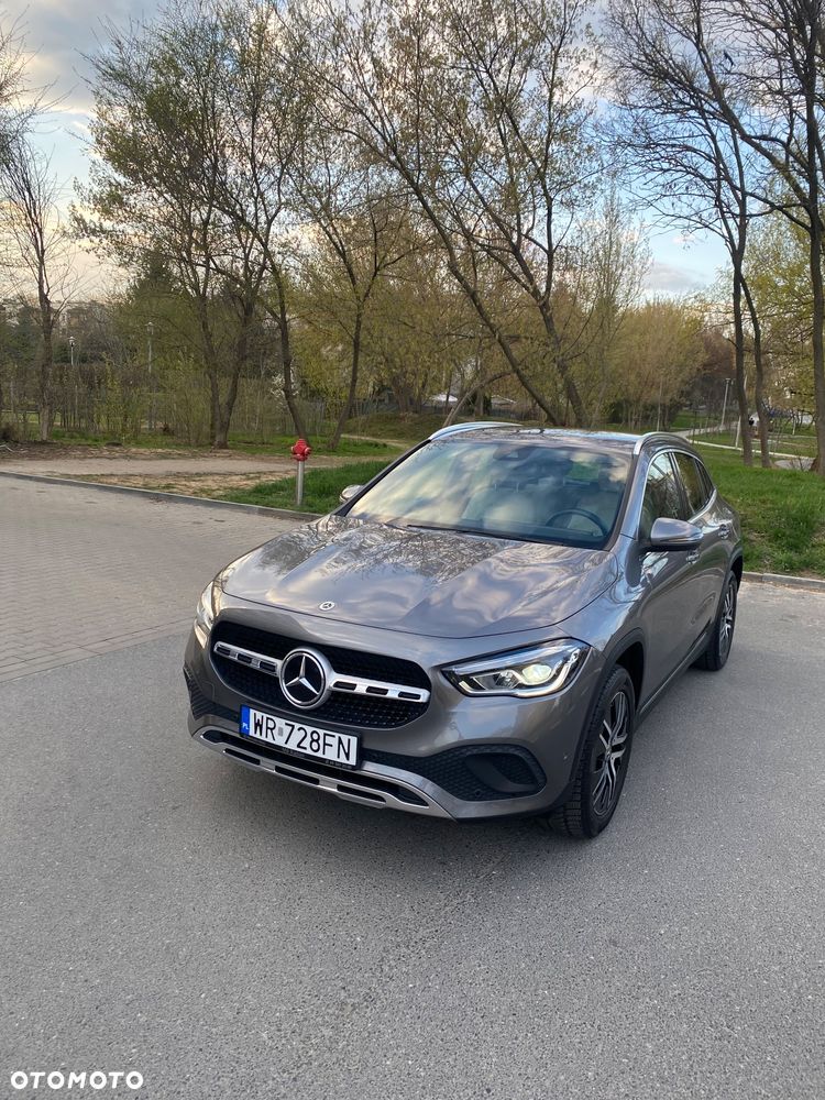 Mercedes-Benz GLA 200 - 2