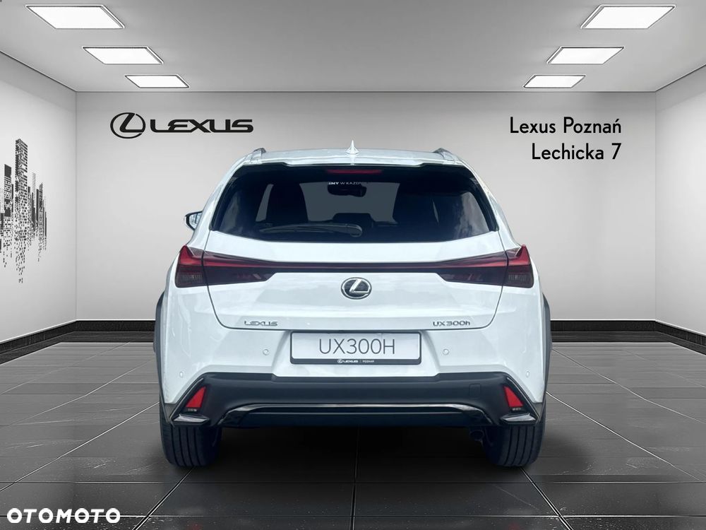 Lexus UX - 4