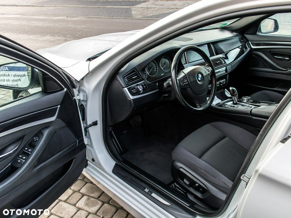 BMW Seria 5 520d Luxury Line - 12