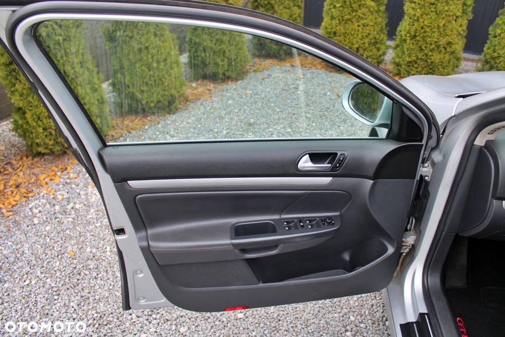 Volkswagen Golf 2.0 TDI Highline DSG - 16