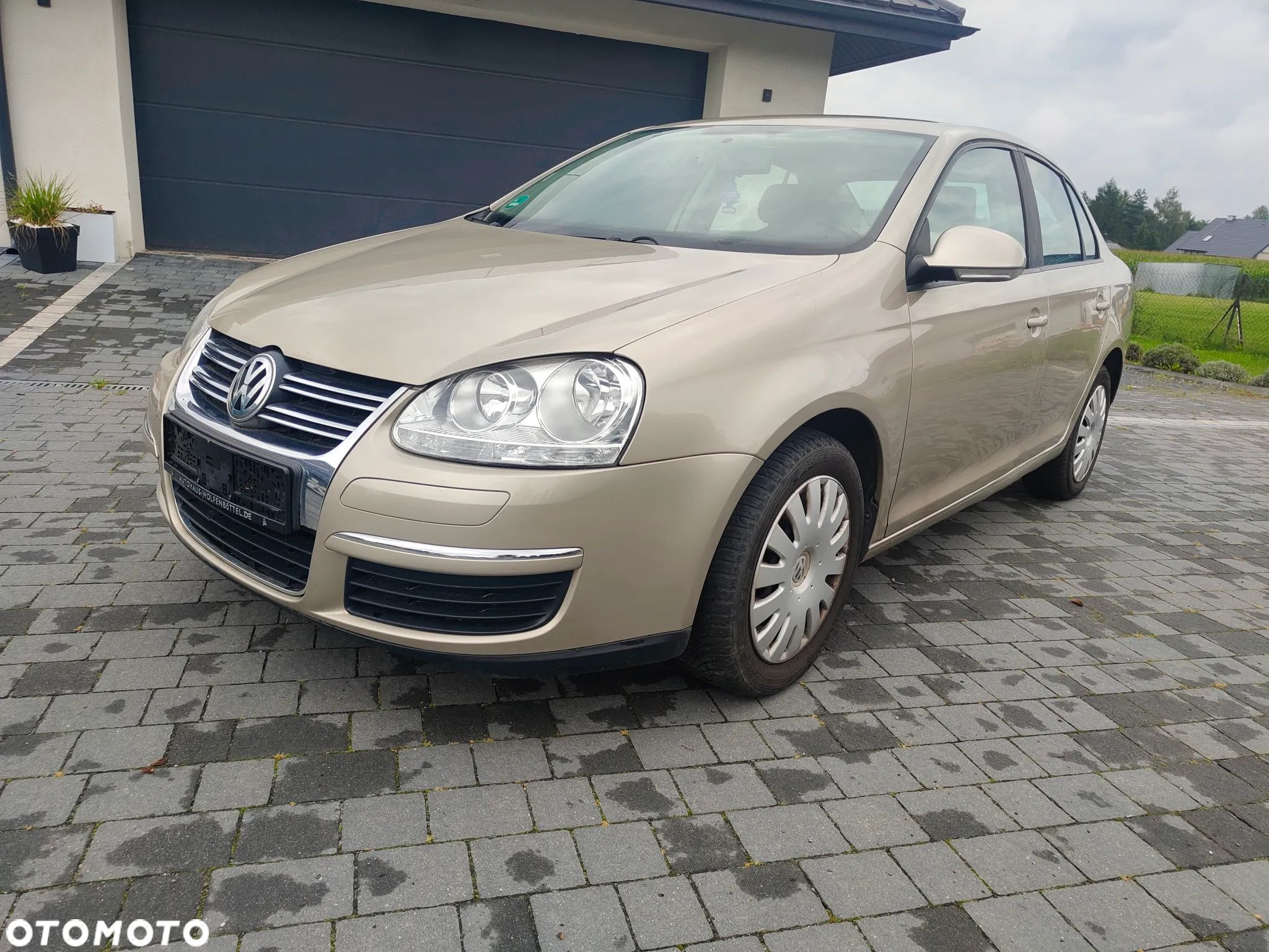 Volkswagen Jetta 1.6 Trendline - 1
