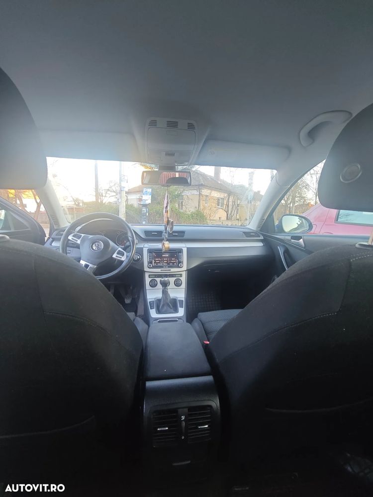 Volkswagen Passat - 20