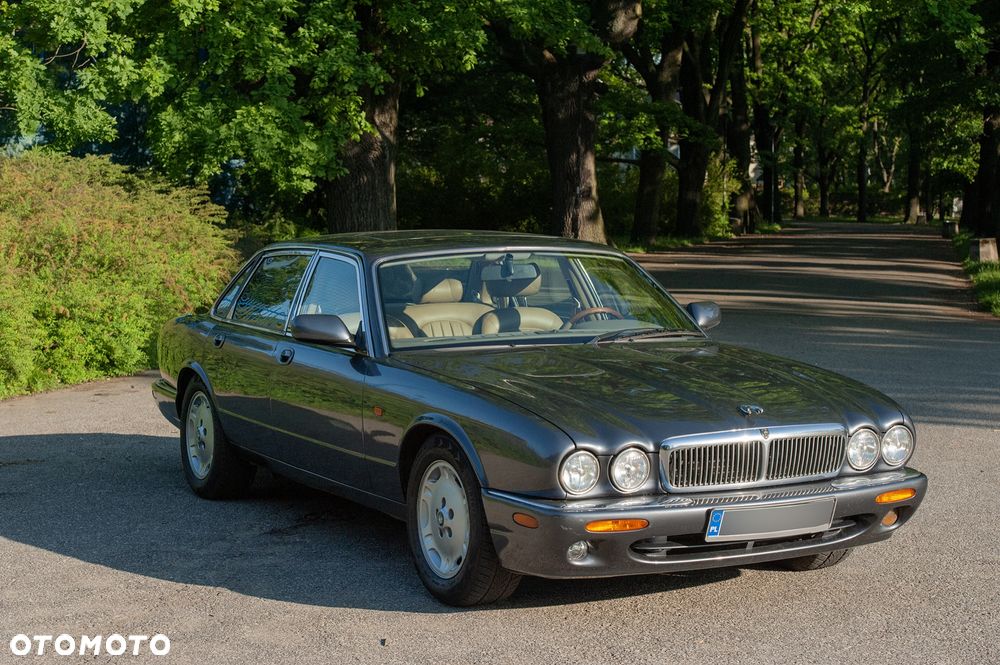 Jaguar XJ - 2