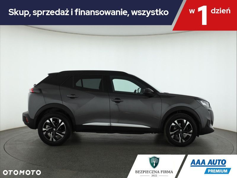 Peugeot 2008 - 8