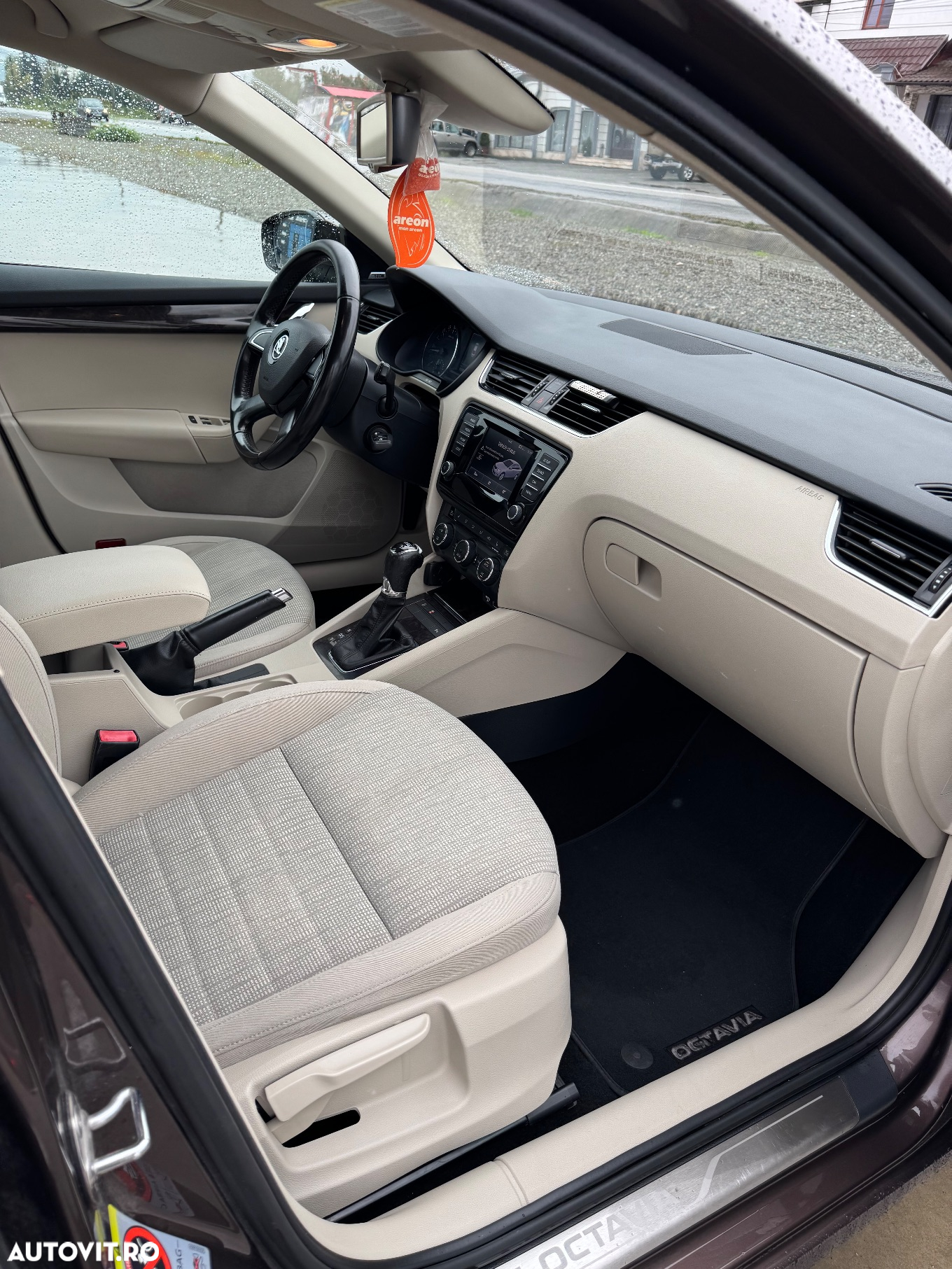 Skoda Octavia 1.6 TDI Ambiente DSG - 11