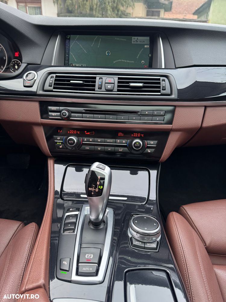 BMW Seria 5 520d Aut. Luxury Line - 11