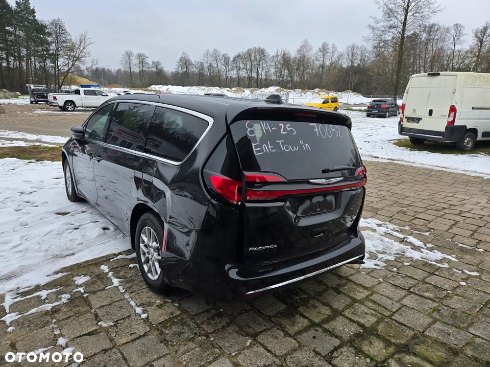 Chrysler Pacifica - 7