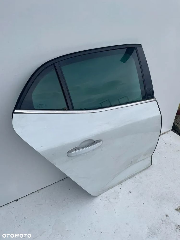 RENAULT MEGANE IV DRZWI TYŁ PRAWE