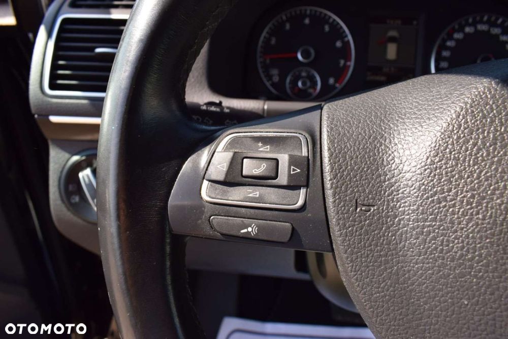 Volkswagen Touran - 25