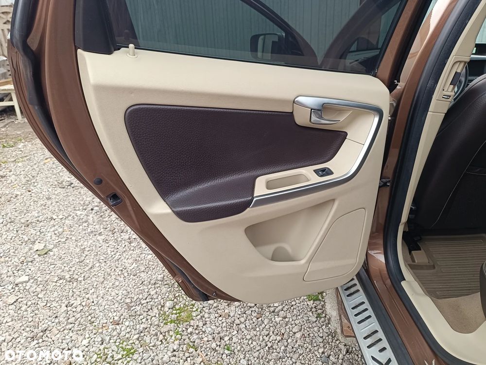 Volvo XC 60 DRIVe R Design - 28