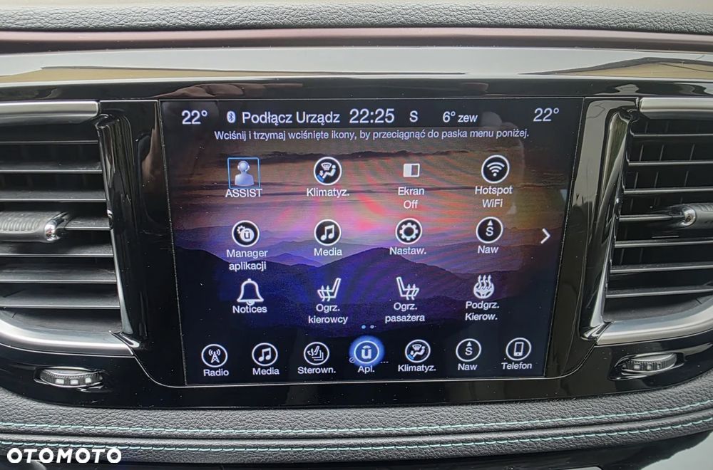 Chrysler Pacifica - 16