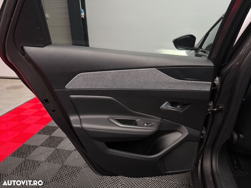 Peugeot 308 BlueHDi 130 EAT8 Allure - 22