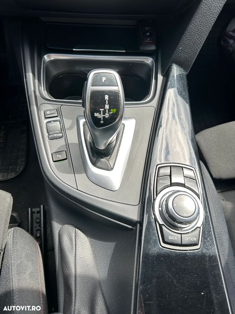 BMW Seria 3 320d Aut. Sport Line - 14