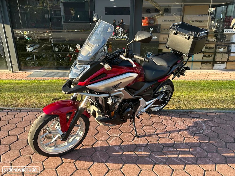 Honda NC750X Escape leovince apenas 6754 km  1 dono - 1