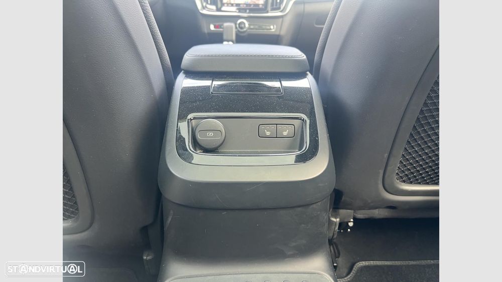 Volvo V90 2.0 T6 PHEV Plus Dark AWD - 18