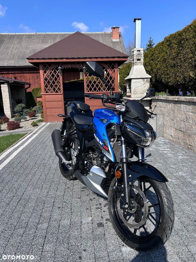 Suzuki GSX - 2