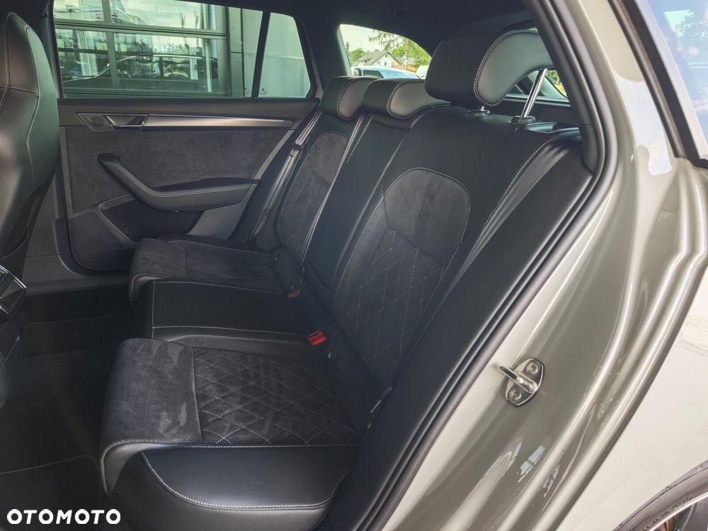 Skoda Superb 2.0 TDI SCR Sportline DSG - 12