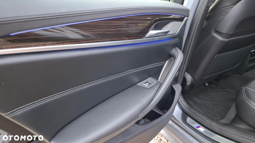 BMW Seria 5 M550i xDrive - 20