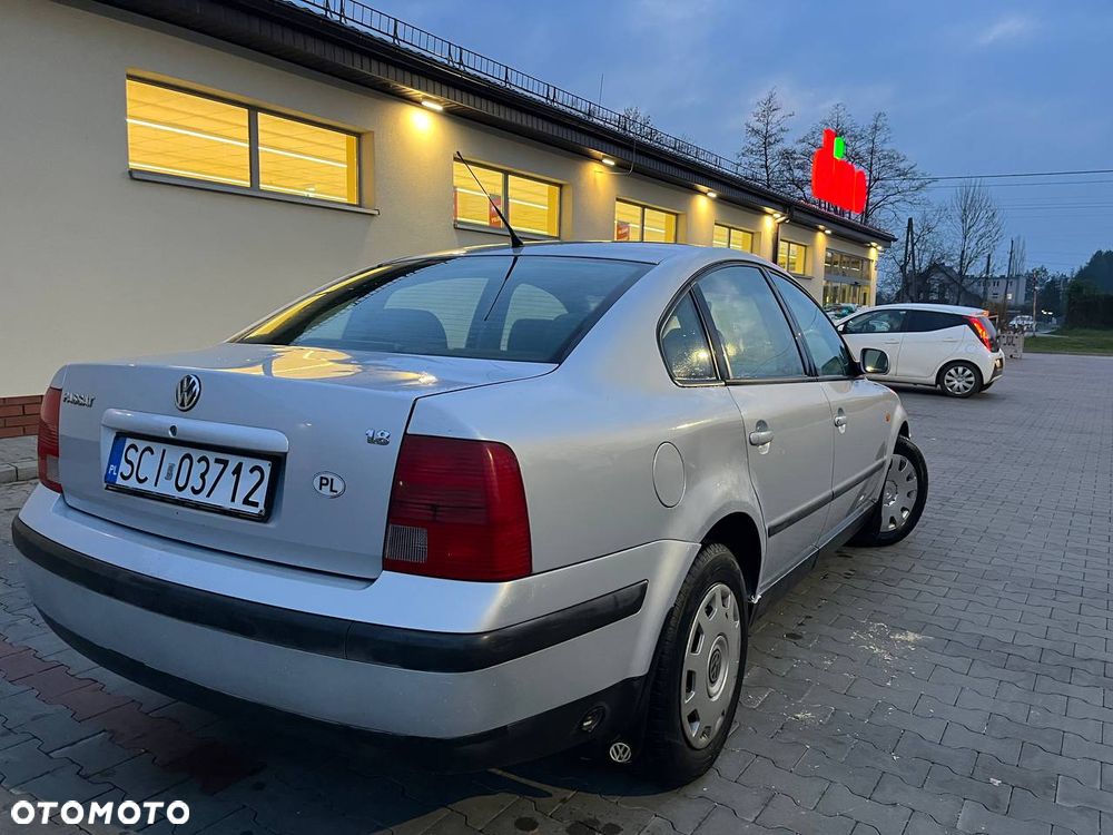 Volkswagen Passat 1.8 - 3