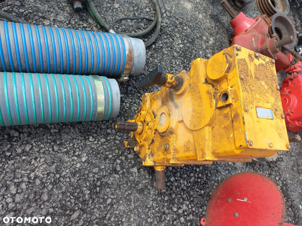 Most tył do kombajnu,Dyszel do przyczepy,prasy,talerzówki,sztywny,173-0020-002,ośka,rama kuhn master,belka tylna do kombajnu,zwolnica,ramiona tuza,tuz na tył,wąż ssąco tłoczący,rozlewak,tarczki wysiewu,bima sea90 przystawka pompy odbioru mocy,mf32,lawerda,case,prasa galigani,gaspardo,wałki,koła zębate,rolka zwijająca john deere,394488 hydac,cewka,17111041 przekładnia rozsiewacza amazone,osłona kosy,1896130 boczek podwójny,2896130 sprężyna podbieracza,403600 neymeyer,200447 stabilizator valtra,amd 3091300 tuba teleskopowa amazone,g19204000 redlica,1320-03-02.01-2R' silnik hydrauliczny paszowozu kuhn - 21