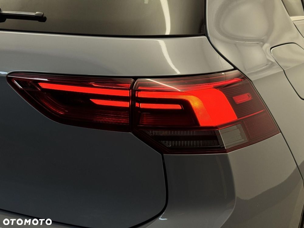 Volkswagen Golf - 10