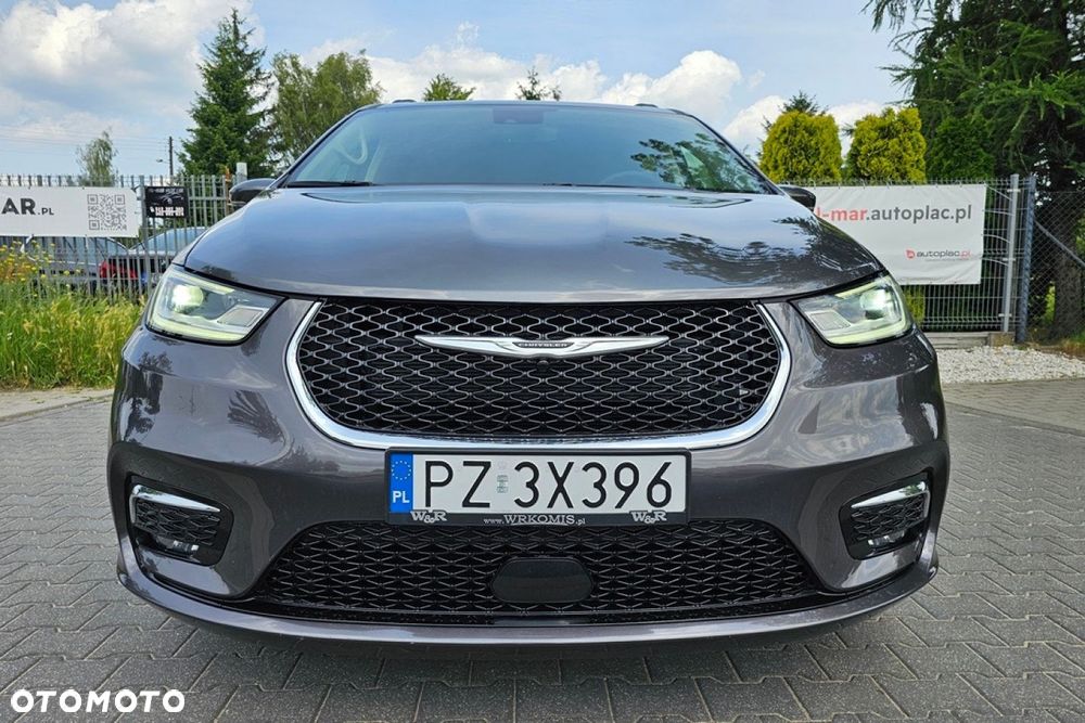 Chrysler Pacifica - 11