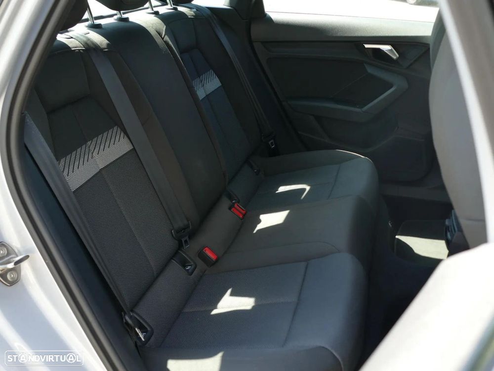 Audi A3 Limousine 30 TDI - 33