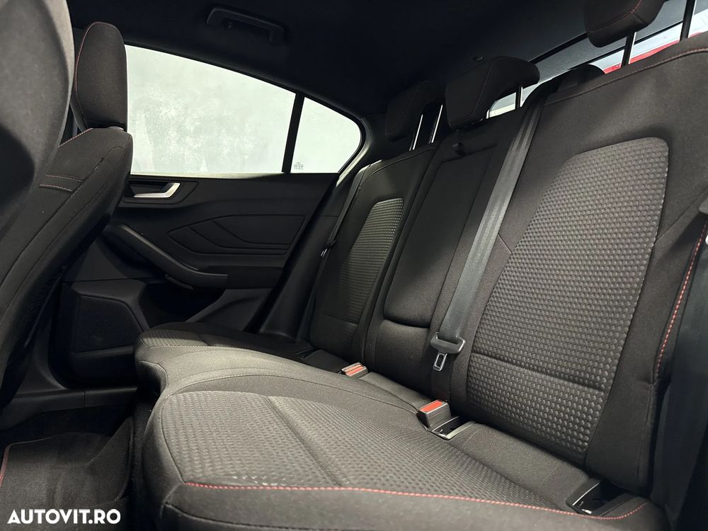 Ford Focus 1.0 EcoBoost MHEV ST-Line X - 14