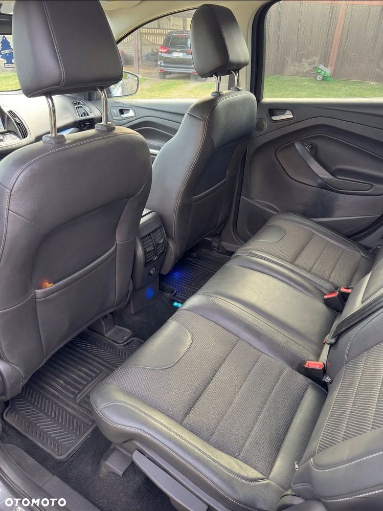 Ford Kuga 2.0 TDCi 4x4 Titanium - 4
