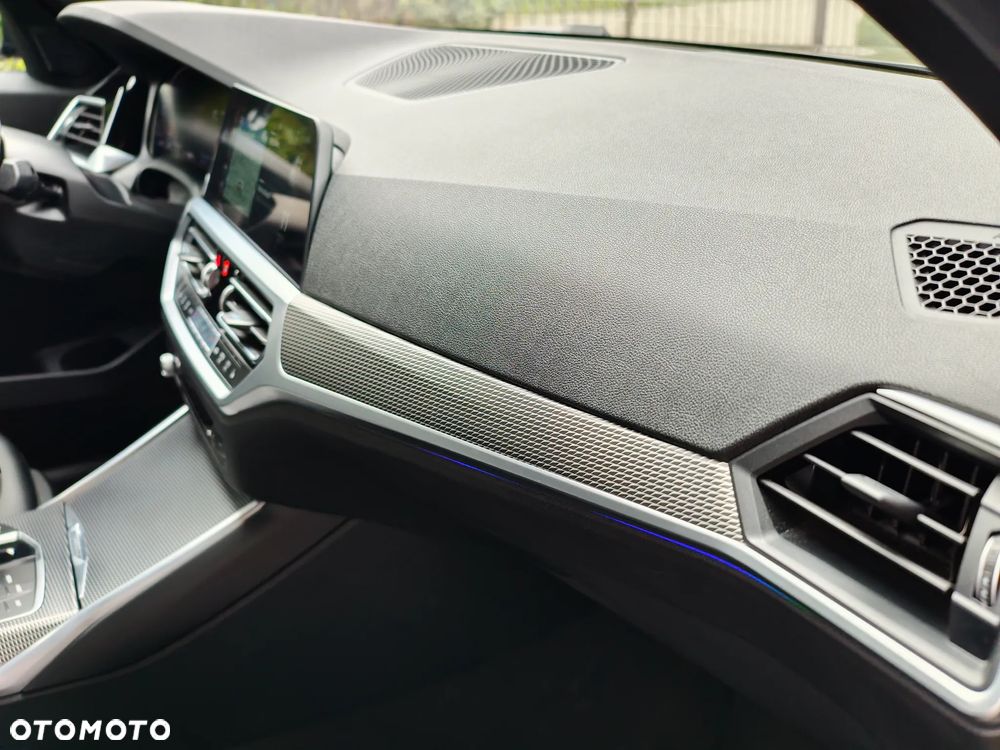 BMW Seria 3 330i M Sport sport - 13
