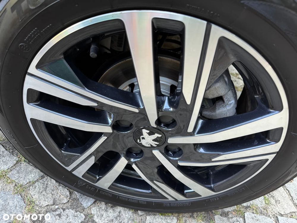 Peugeot 208 PureTech 100 EAT8 Allure Pack - 13