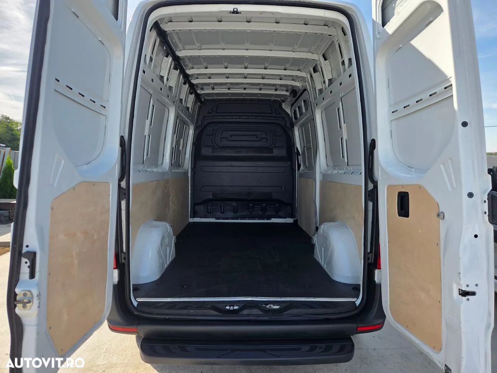 Mercedes-Benz New Sprinter L3H2 - 15