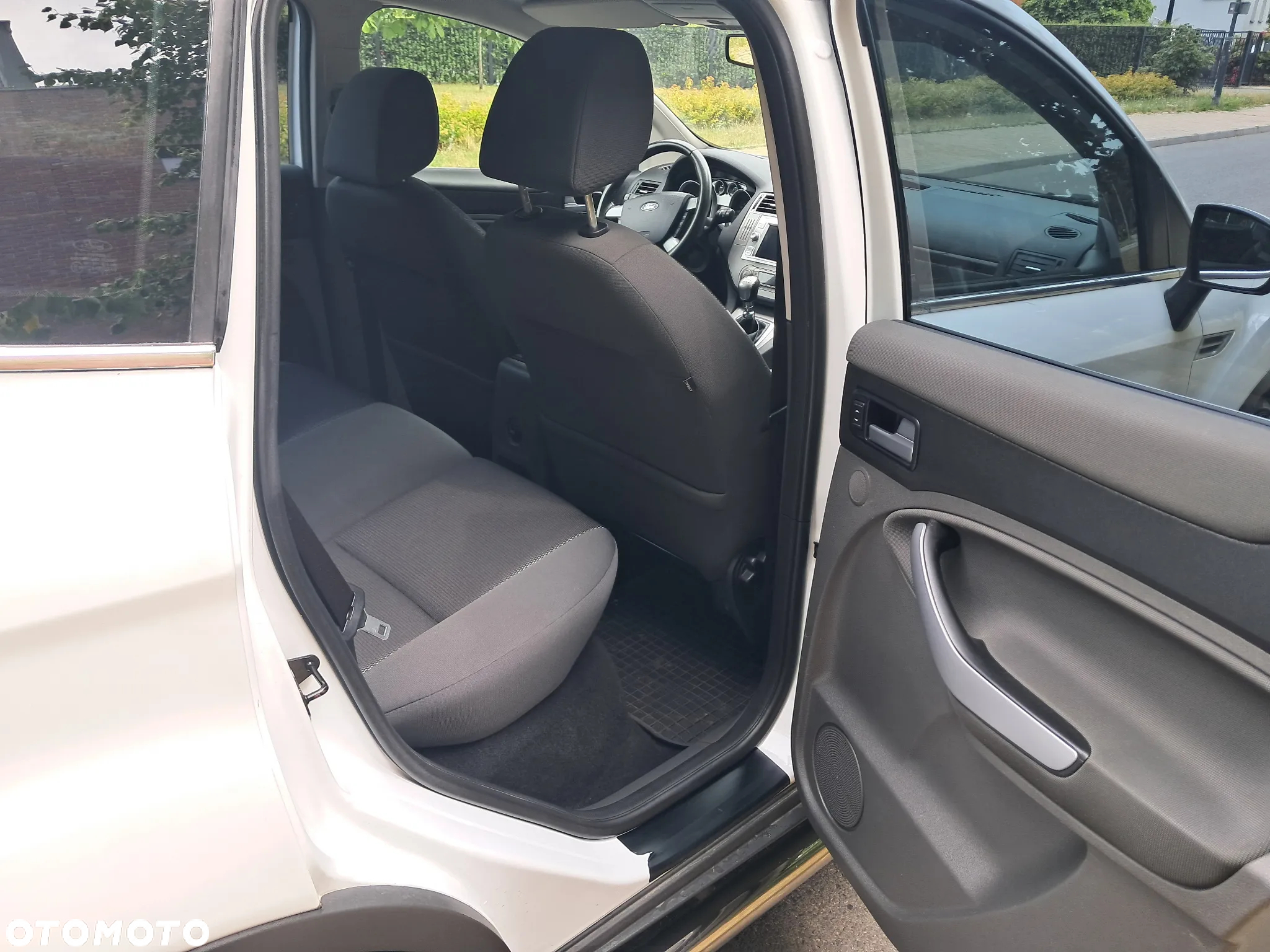 Ford Kuga 2.0 TDCi Individual - 10