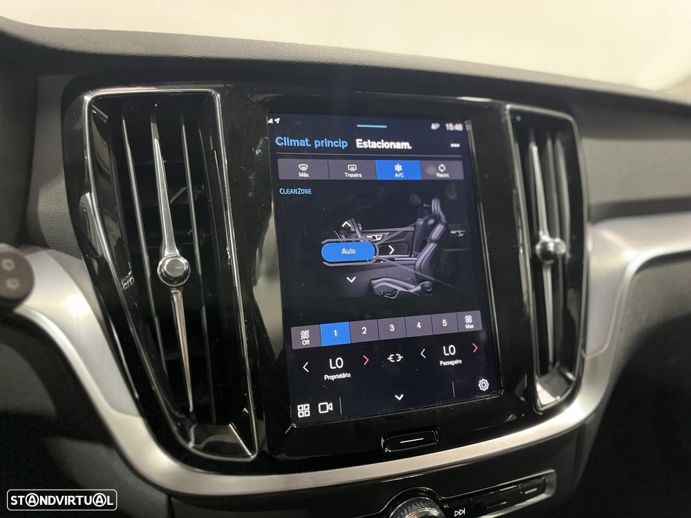 Volvo V60 2.0 T6 AWD TE Core - 27