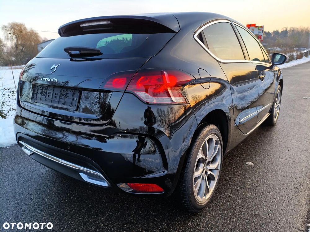 Citroën DS4 HDi 165 SoChic - 11