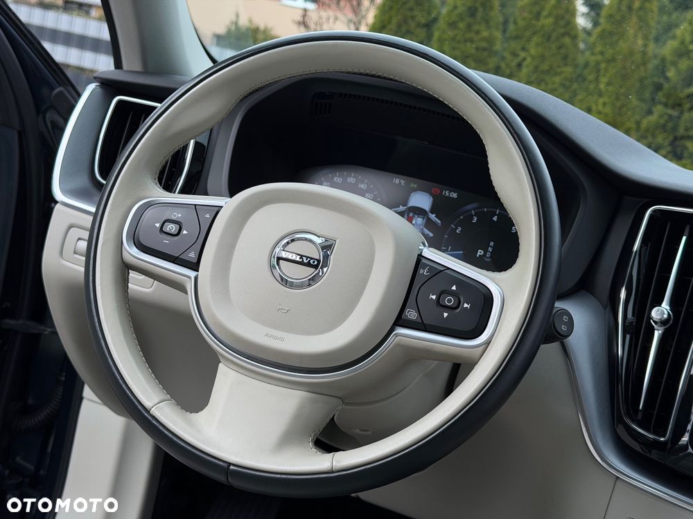 Volvo XC 60 B5 B Geartronic Momentum Pro - 25