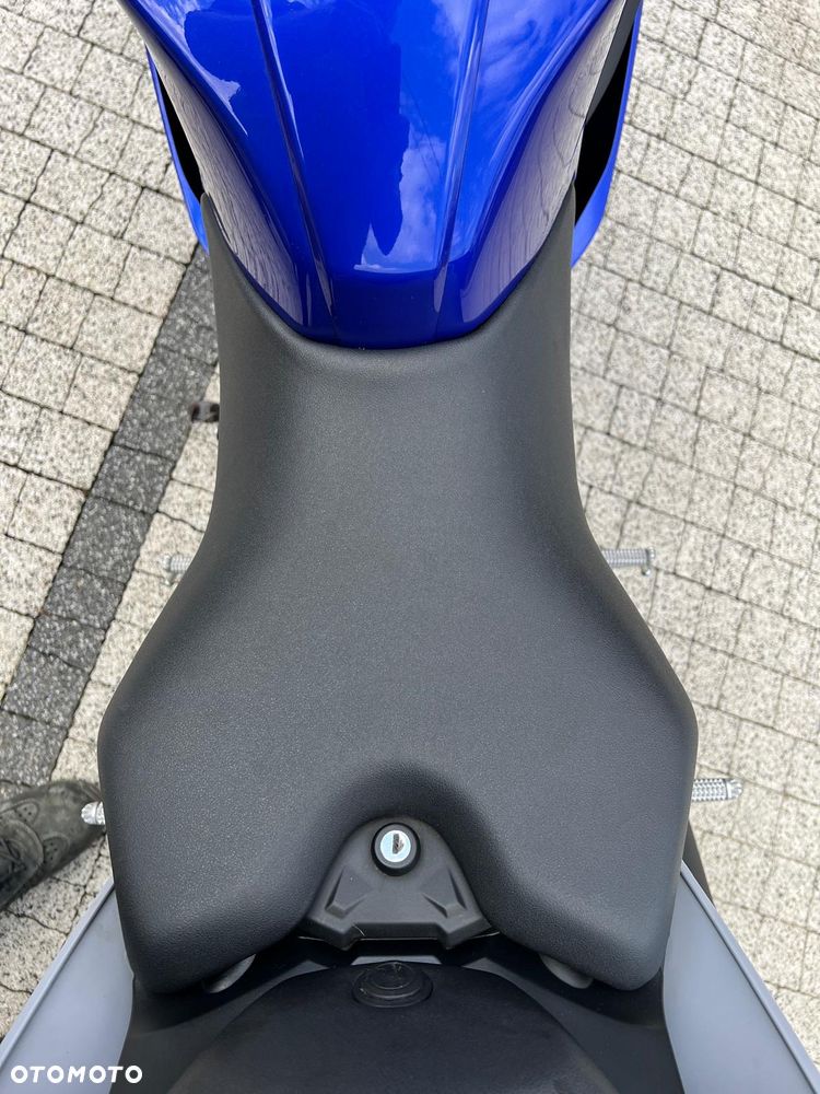 Yamaha YZF - 22