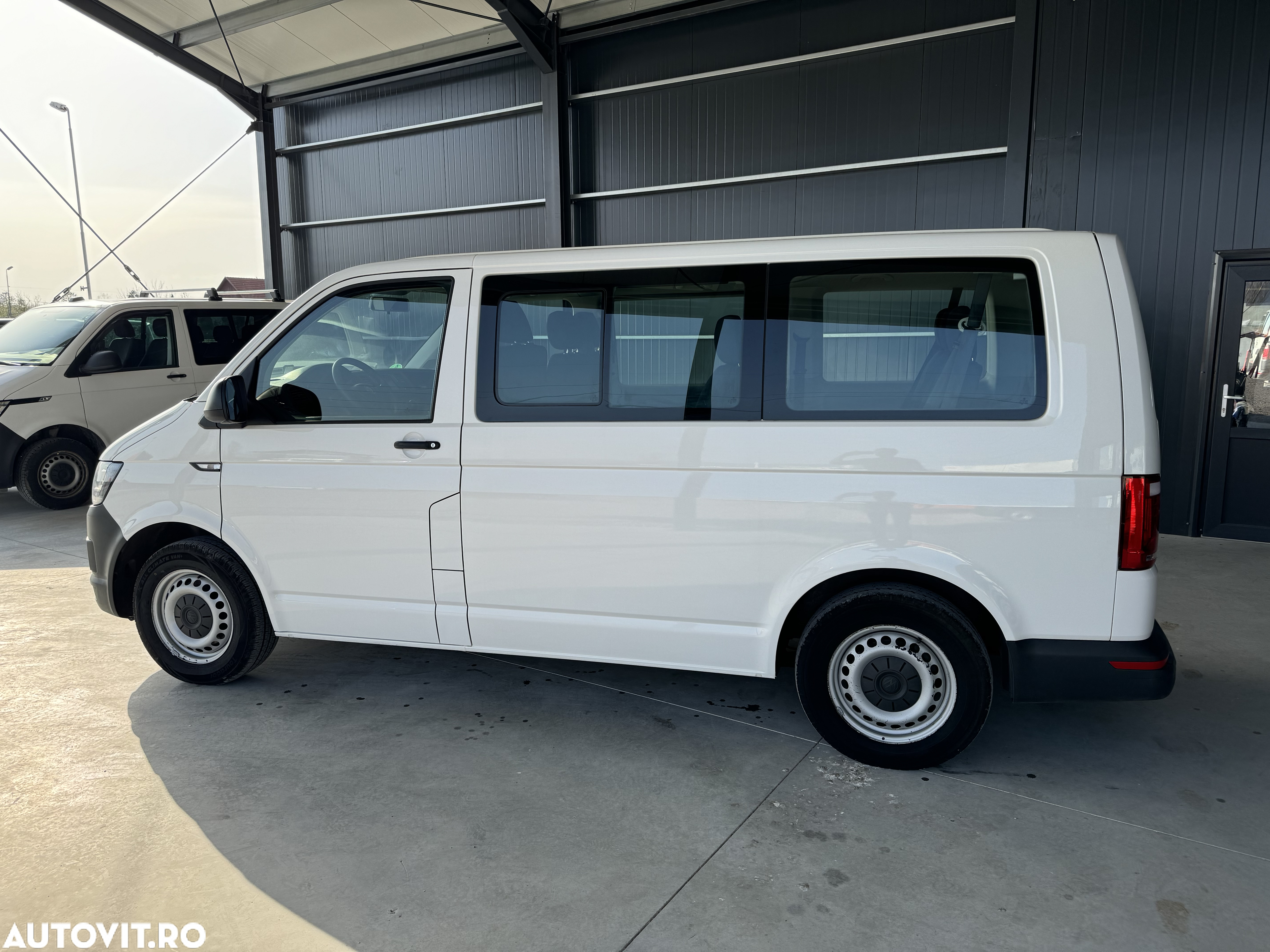 Volkswagen Caravelle T6 2.0 TDI KR Comfortline - 10