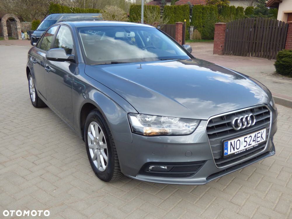 Audi A4 Limousine - 1