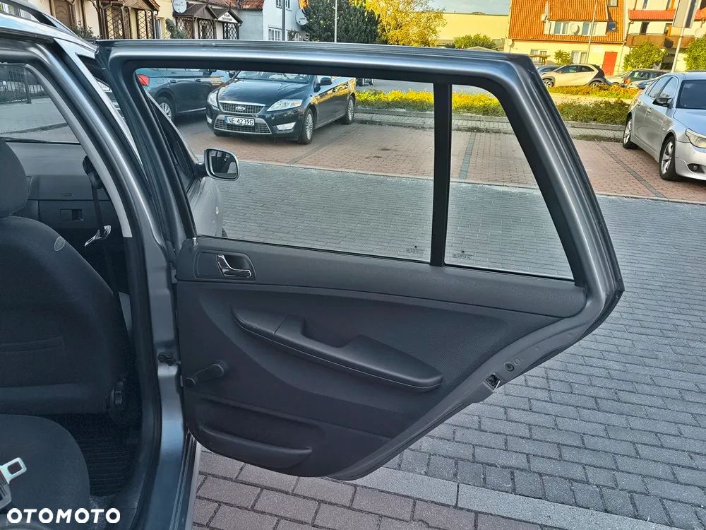 Skoda Fabia 1.4 16V Combi Comfort - 23