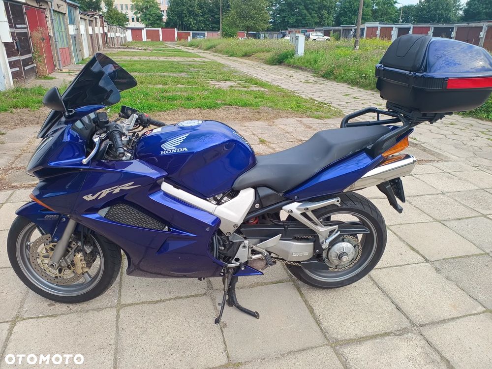 Honda VFR - 13