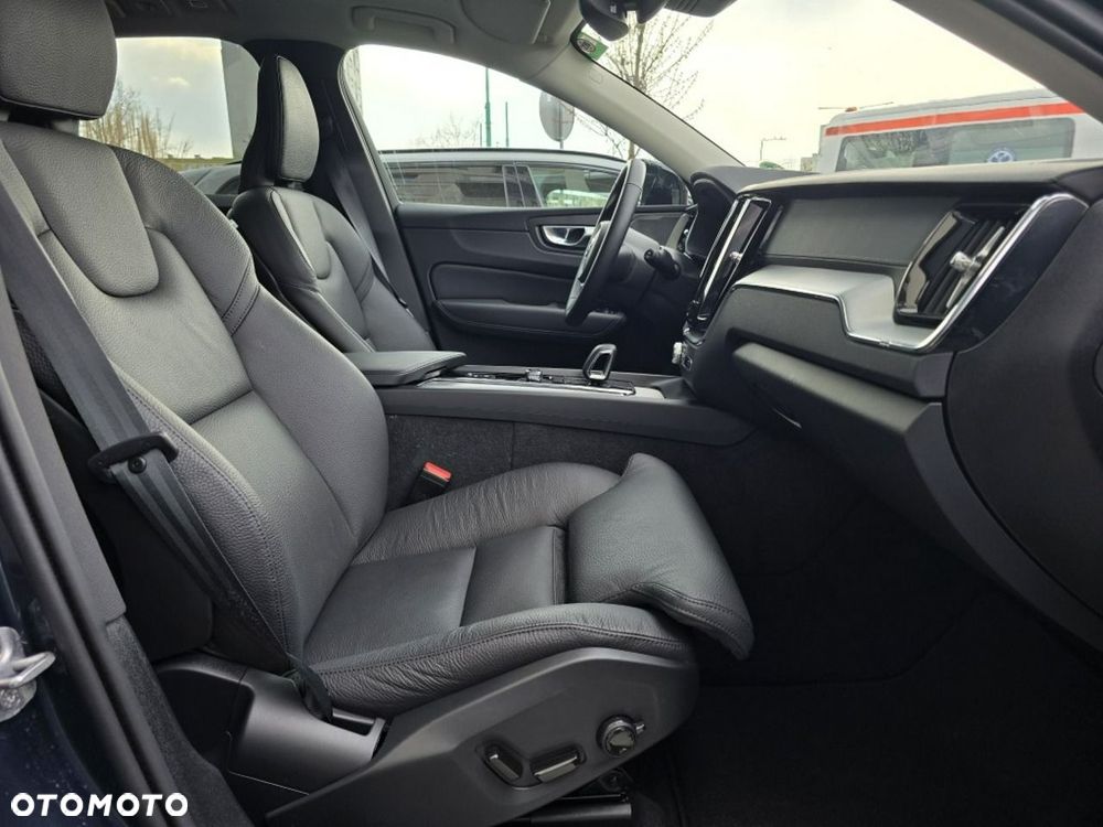 Volvo XC 60 B5 B AWD Ultra Dark - 9